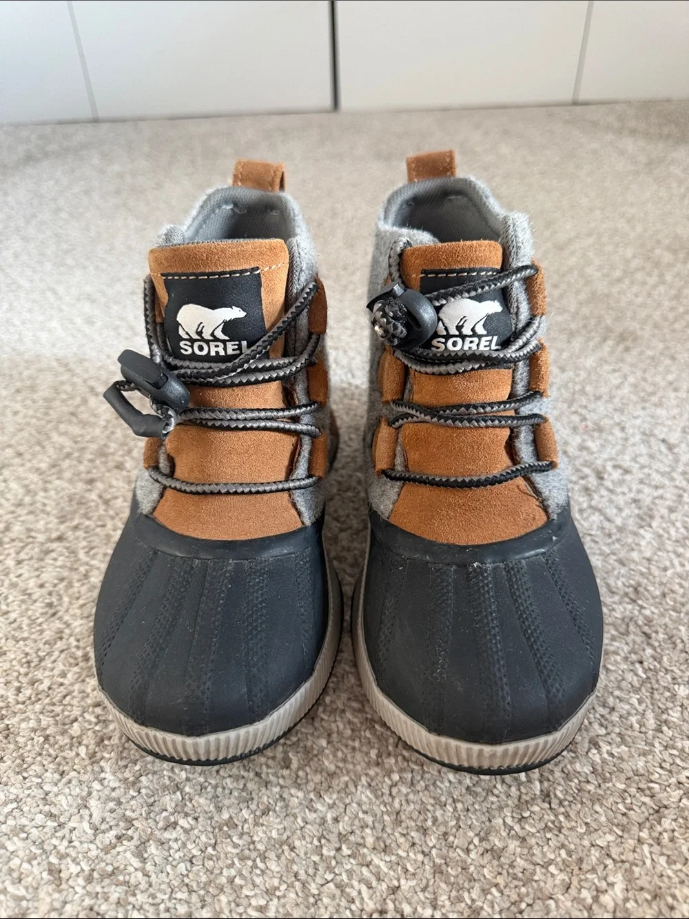 Sorel Kids Waterproof Out and About Boots size 1Y